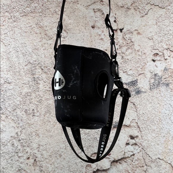 HydroJug Black Crossbody Bag with Logo C65 - Picture 1 of 4